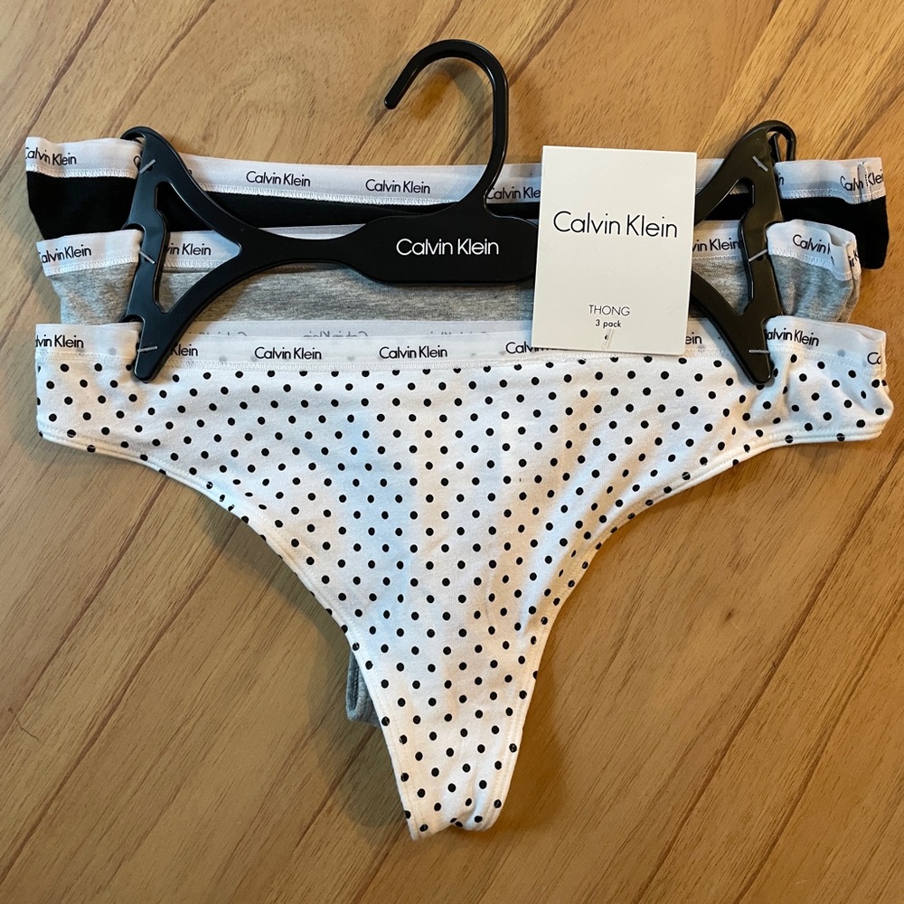 Calvin Klein 3-Pack Thong- Small